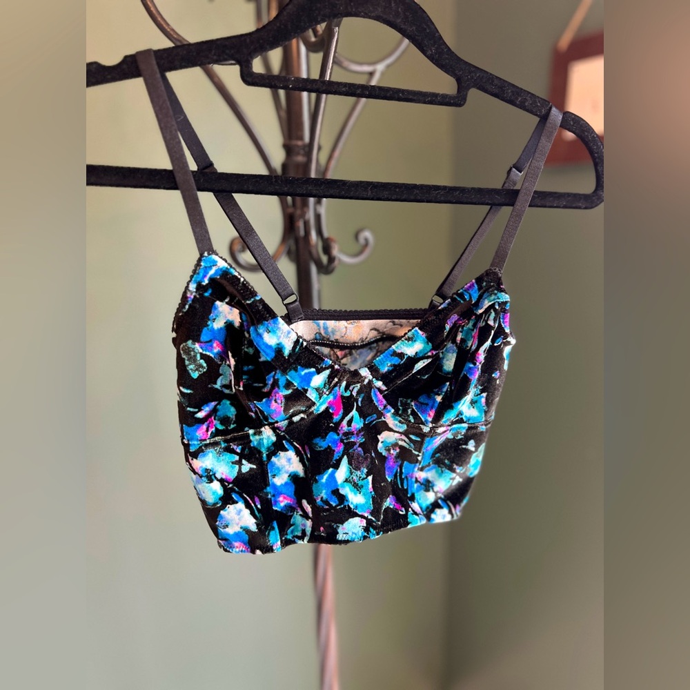 Abstract Velvet Crop Top.
